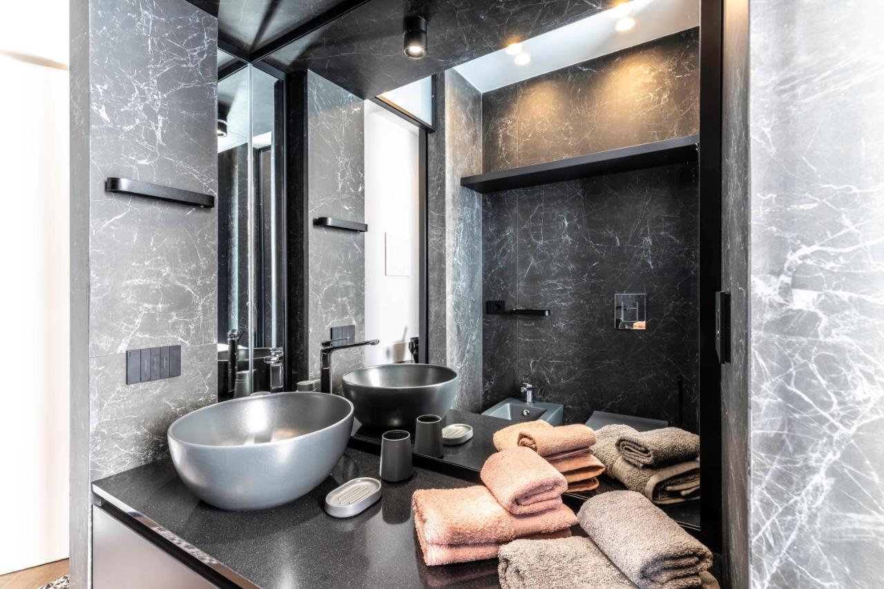 Vittoria'S Luxury Apartment Cagliari Buitenkant foto