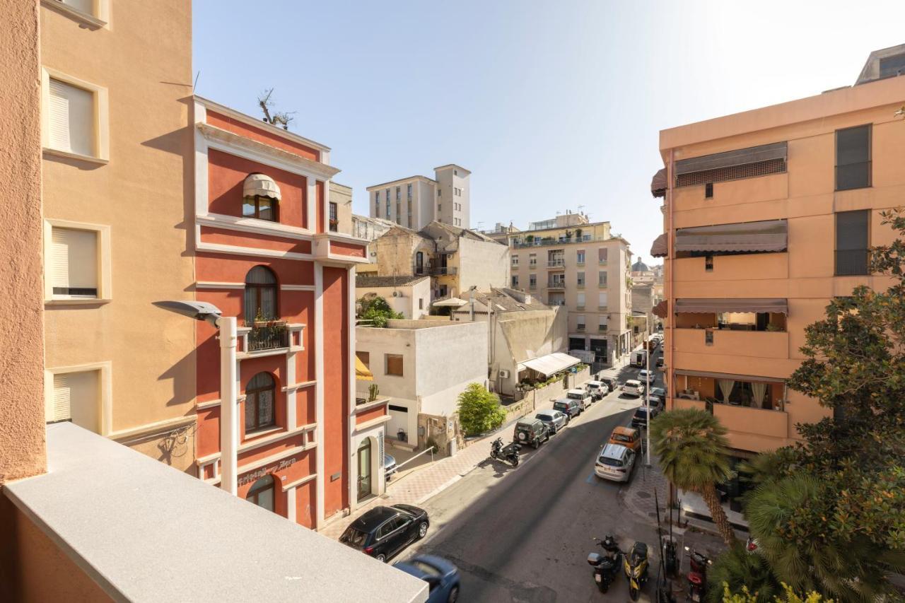 Vittoria'S Luxury Apartment Cagliari Buitenkant foto
