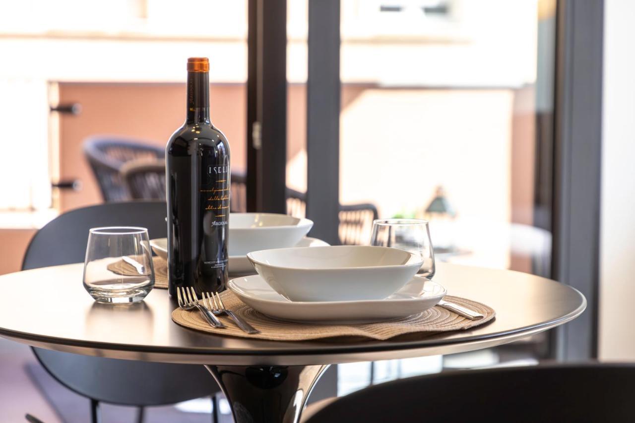 Vittoria'S Luxury Apartment Cagliari Buitenkant foto